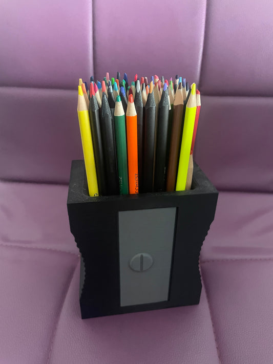 Pot à crayons en forme de taille-crayon