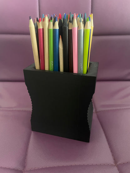 Pot à crayons en forme de taille-crayon
